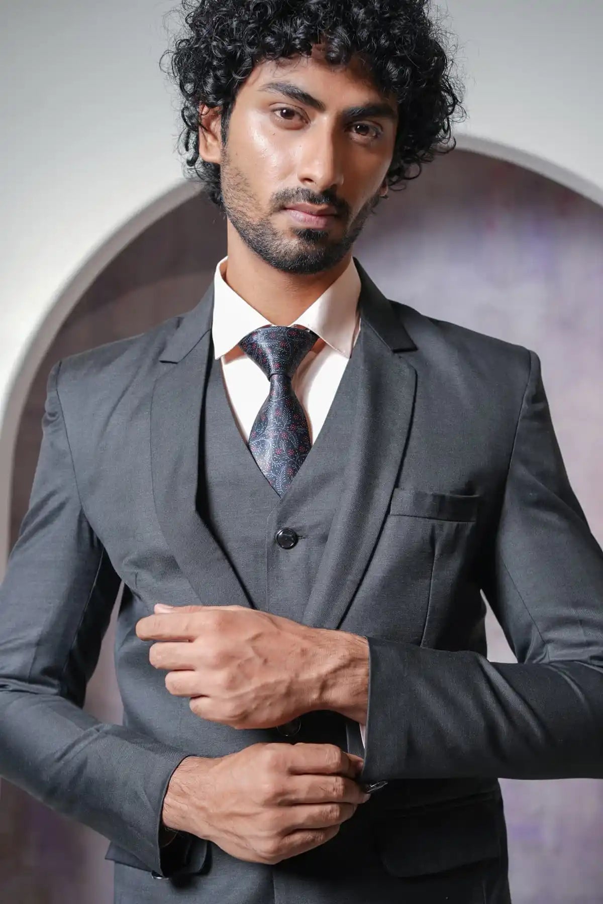 Modern Grey Three-Piece Suit, 3-PC Suit - Kavarsa