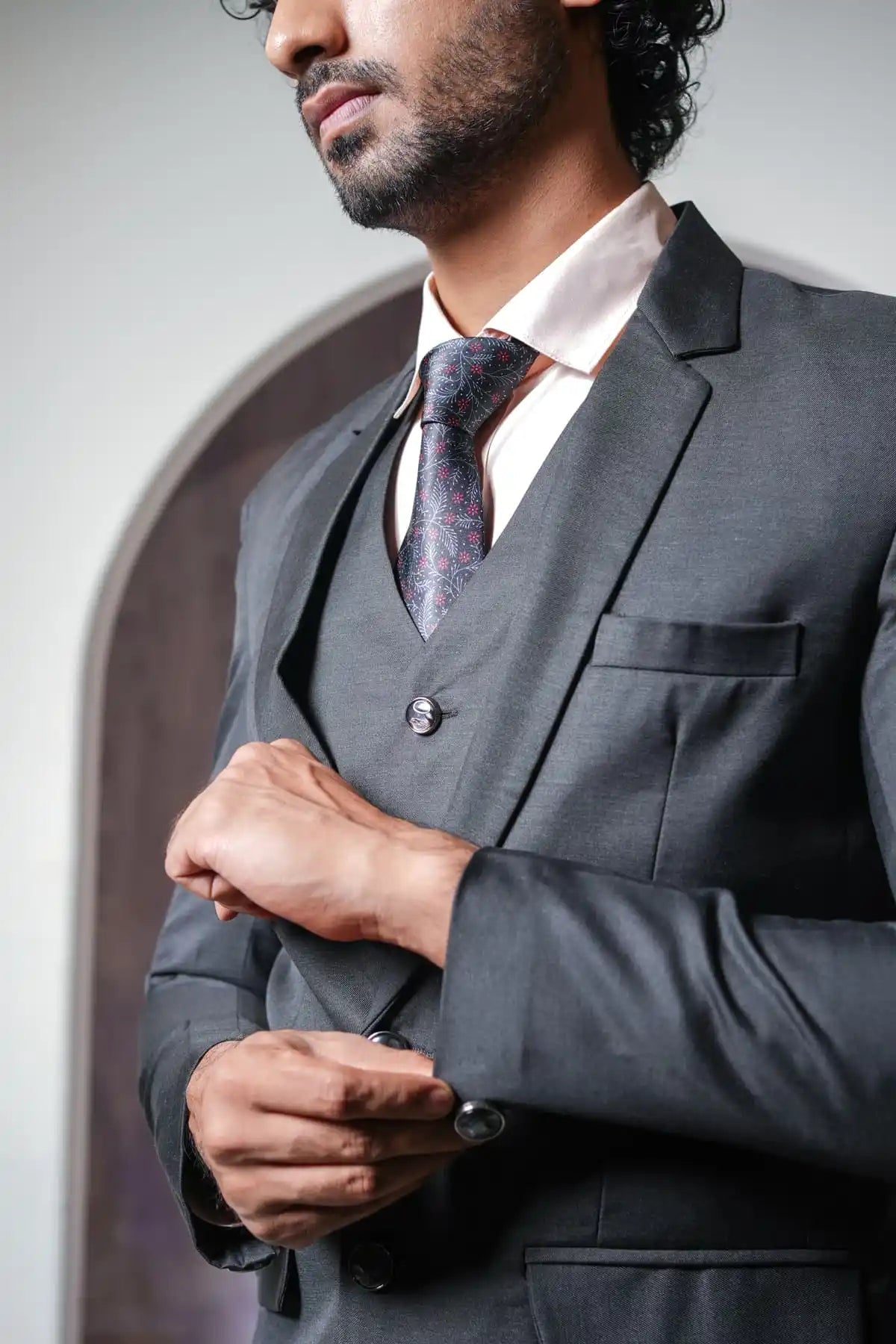 Modern Grey Three-Piece Suit, 3-PC Suit - Kavarsa