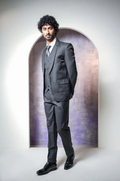Modern Grey Three-Piece Suit, 3-PC Suit - Kavarsa